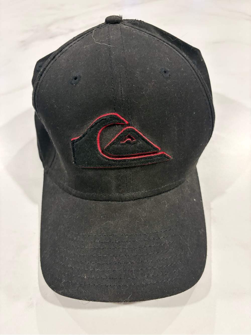 Quiksilver Black Hat with Contrasting Logo Stitch STRETCH FIT SZ-SM-MED